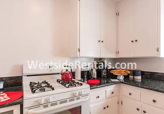 3rd image of 1940 Carmen Ave APT 20
