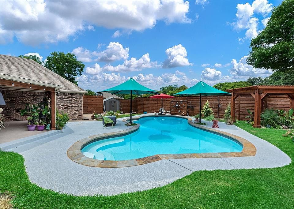 1st image of 9223 Briarhurst Dr