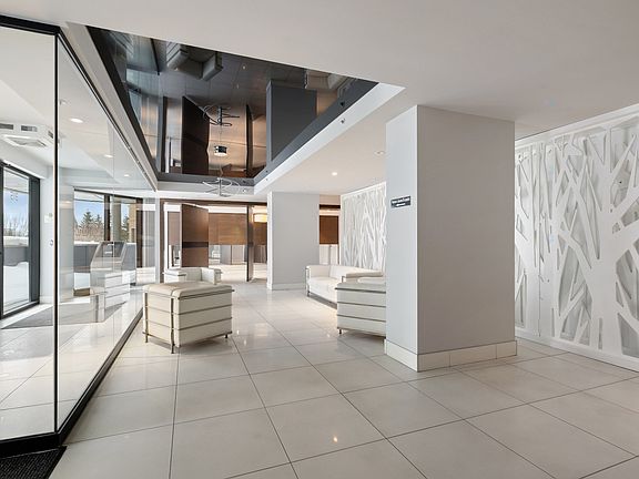 2nd image of 315 Rue Mathieu Da Vis #302