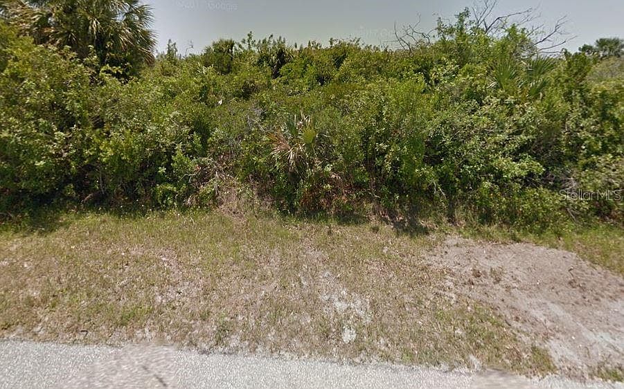 1st image of 15177 Lakeland Cir