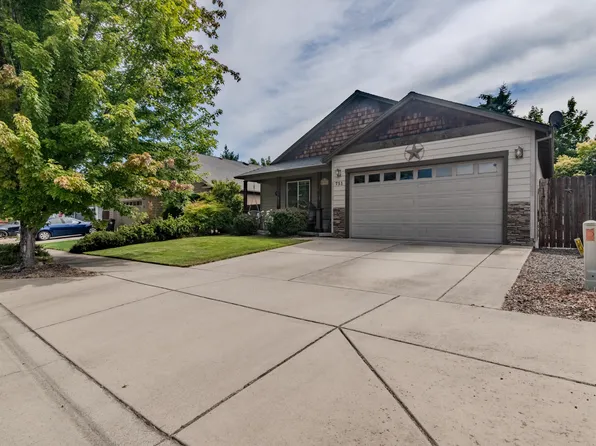 751 Tivoli Dr, Medford, OR 97501