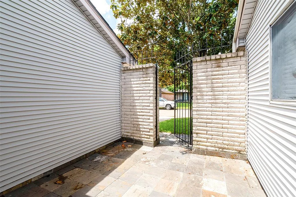 3 bed, 2.5 bath, 1946 sqft, $1,950 — Photo 4