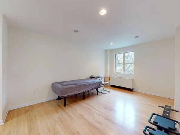 702 Ocean Parkway image 12 of 19