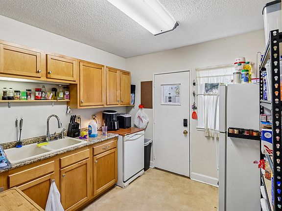 5th image of 409 W 10th St N