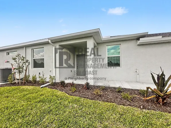 20501 Hazelnut Ct S, Lehigh Acres, FL 33976