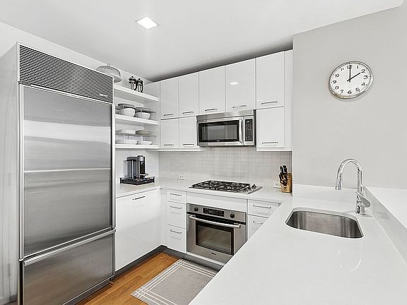 3rd image of 635 W 42nd St APT 4B