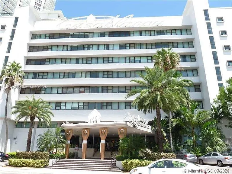 6345 Collins Ave #Penthouse 21 — Photo 1