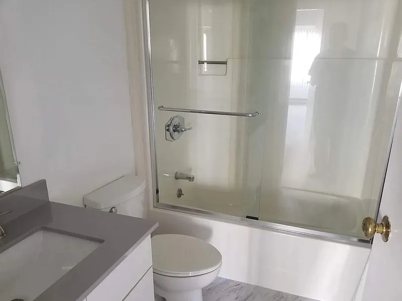 1 bed, 1.0 bath, 608 sqft, $3,290 — Photo 2