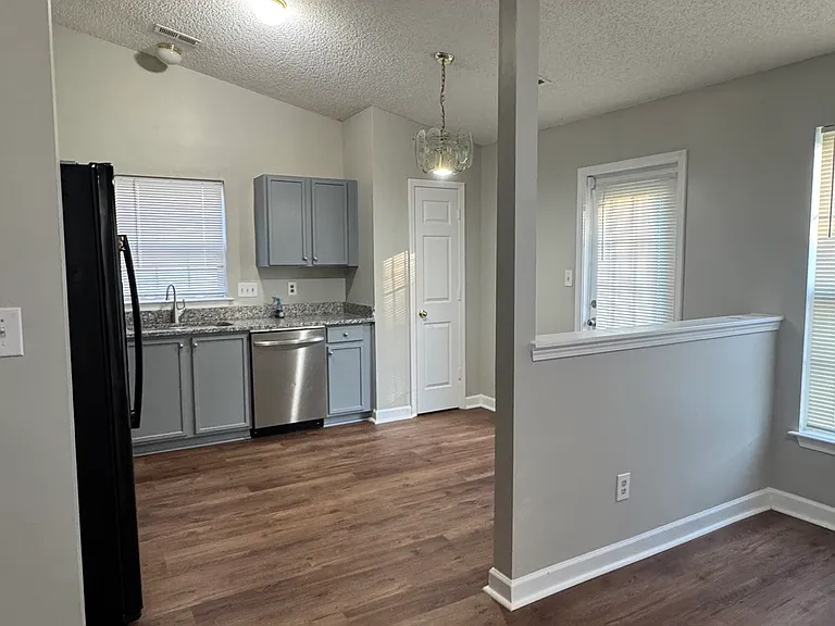 4913 Hopewood Ln — Photo 7