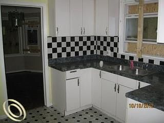 4th image of 15750 Stout St