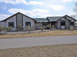 526 Green Coulee Rd, Onalaska, WI 54650