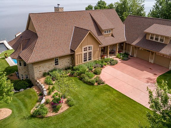 4th image of 21075 Broadwater Dr