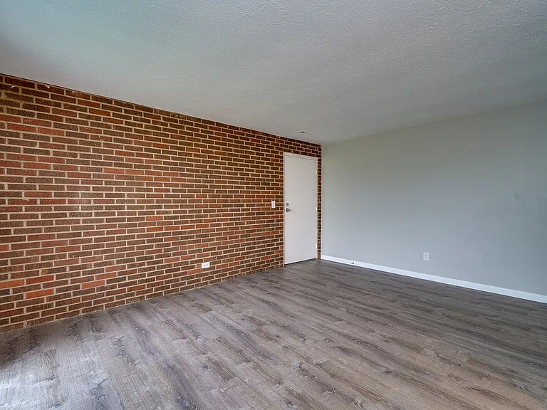 Autumn Hills Apartments — Photo 55