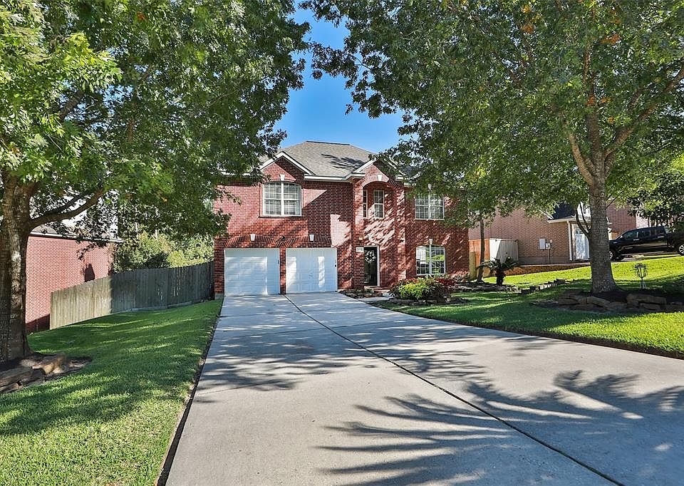 Cul De Sac lot! Great home located in Northstar Estates! Neighborhood Park and Pool and walking distance to Tomball Jr High and High School! Easy access to Aggie Espressway, 249 and Tomball. Minutes to Parks, College, Shopping and more!
