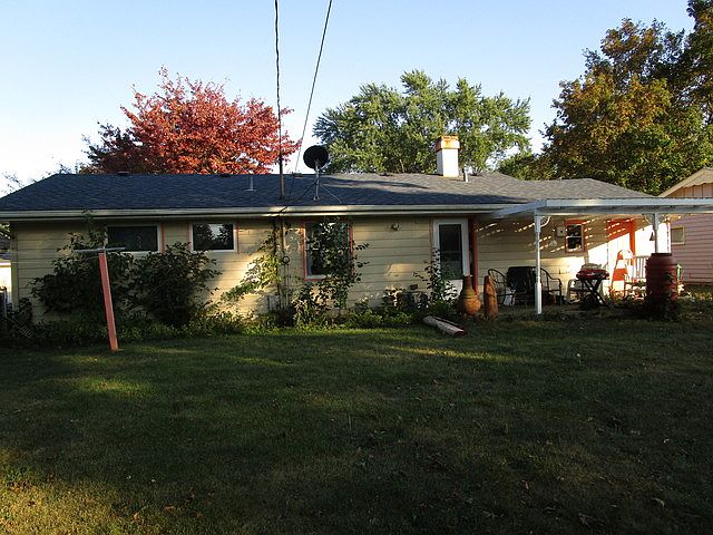2nd image of 401 Garden Dr