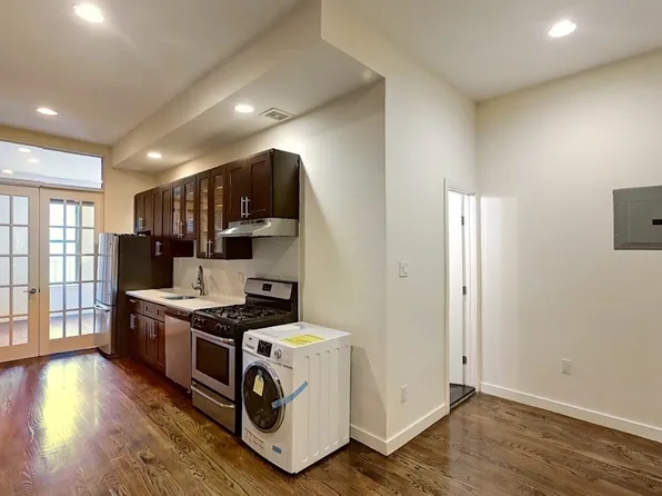 154 Adelphi image 1 of 8