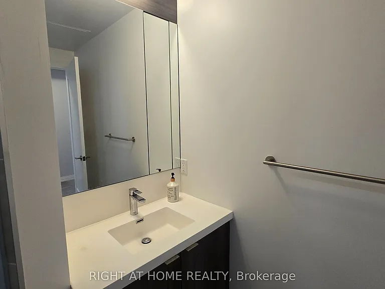 101 Erskine Ave #1506 — Photo 25