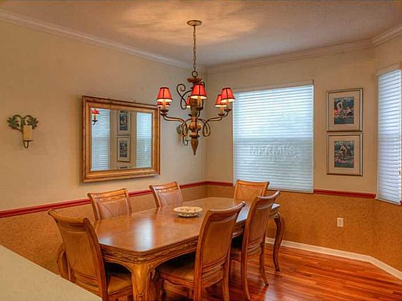 4th image of 7622 Berna Ln