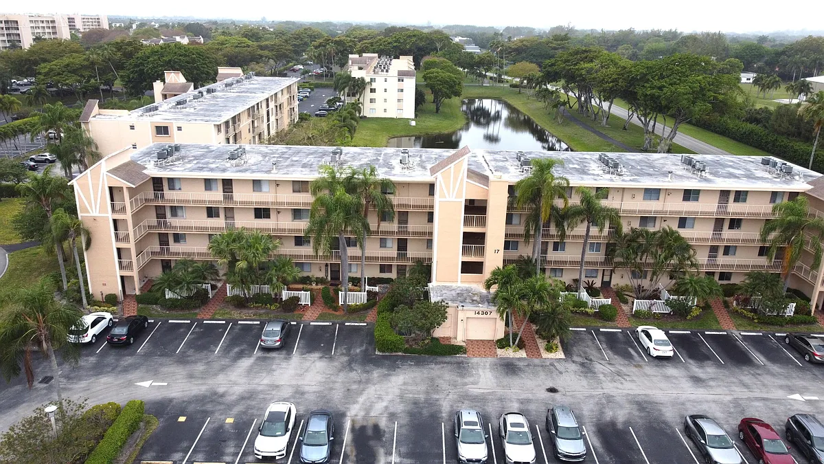 Building Photo - 14307 Bedford Dr #302