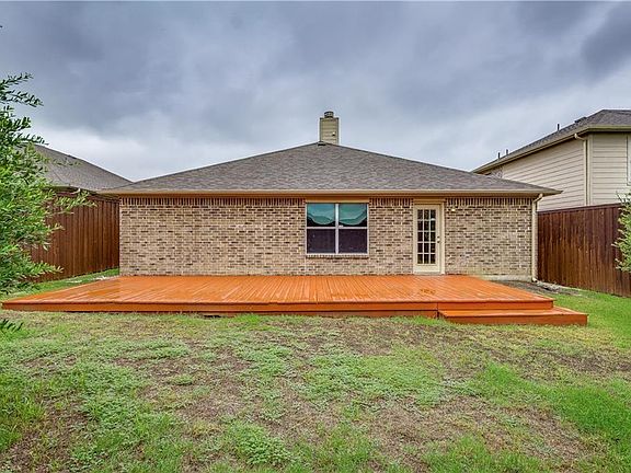 4th image of 2113 Sunny Side Dr
