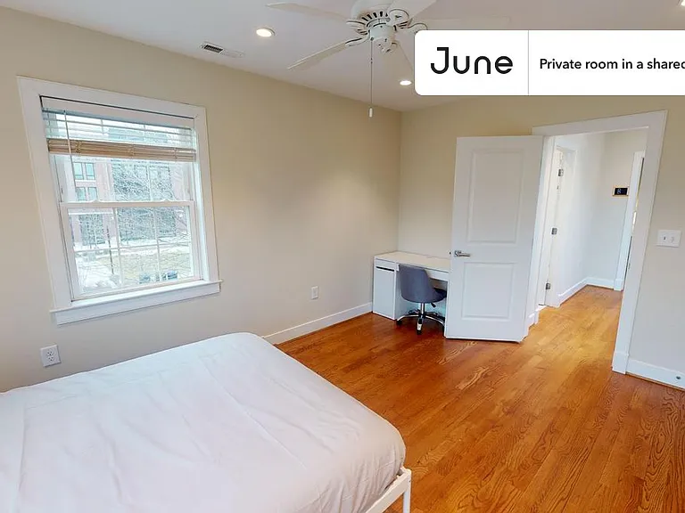 1845 Burke St SE #A — Photo 3