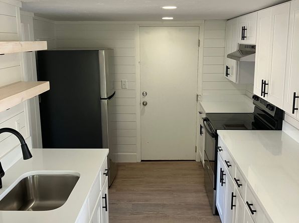 153 Samoset Ave APT 3