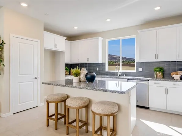 31558 Angel Aura Dr, Winchester, CA 92596