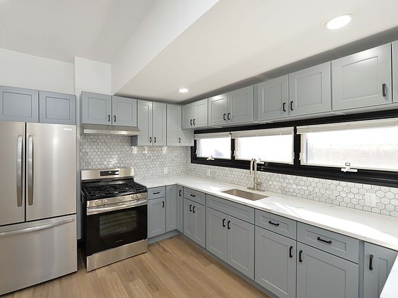 2nd image of 73 Lafayette Ave Floor 1