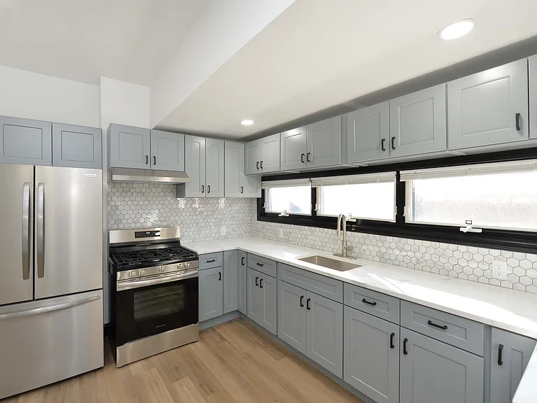 73 Lafayette Ave #1 — Photo 2