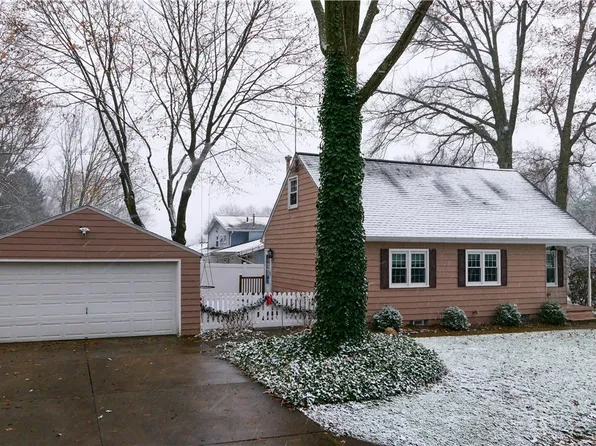 3113 Englewood Dr, Stow, OH 44224