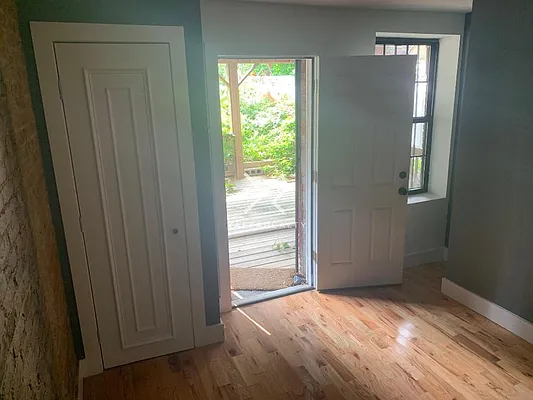 Rented by Yaffa Realty LLC | media 10