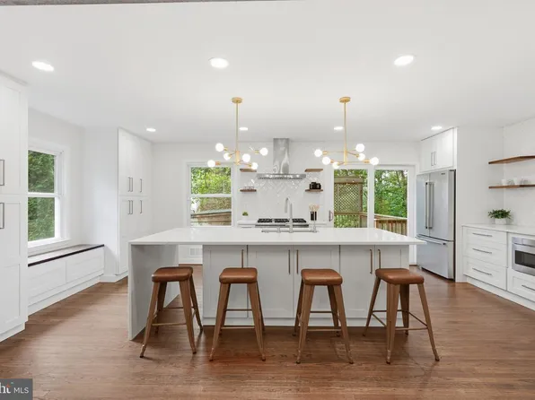 7620 Winterberry Pl, Bethesda, MD 20817