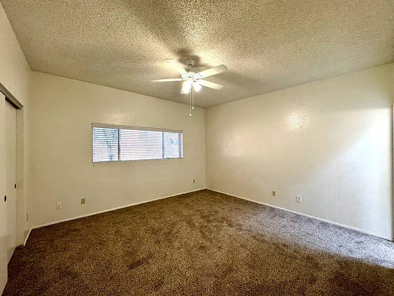 8144 E Rivenoak Dr — Photo 31