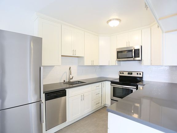 4th image of 394 Orange St #12