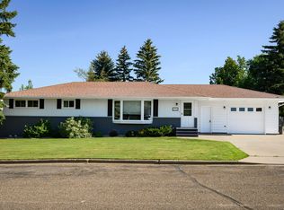 216 Coulee Dr, Washburn, ND 58577