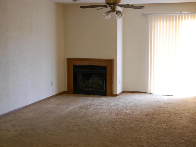 206 Shoreline Dr — Photo 2