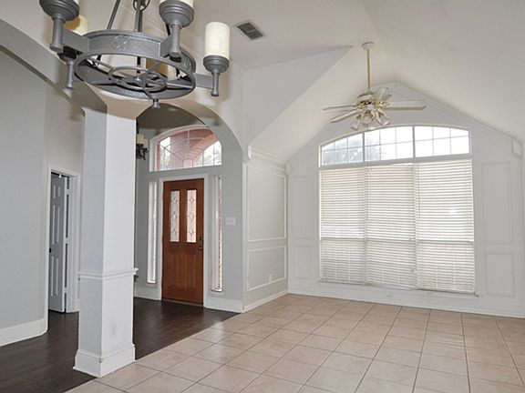 4th image of 4521 Creekside Dr