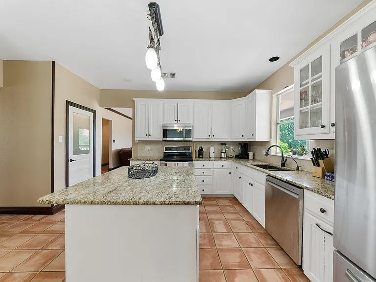 103 Saddle View Dr — Photo 10