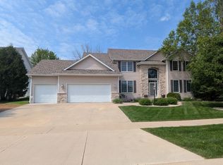 2883 Oakview Dr NE, Rochester, MN 55906