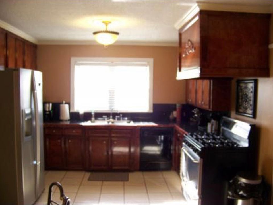 1st image of 333 Stephenson St