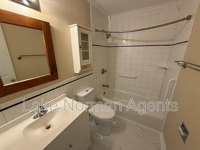 9423 Fairmead Dr — Photo 15