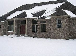 930 E Leonard Rd, Leonard, MI 48367