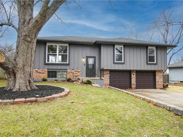 2709 SE 4th St, Blue Springs, MO 64014