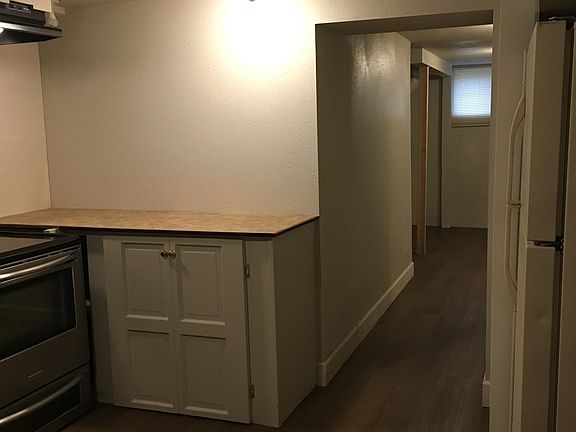 4th image of 917 E Marine View Dr