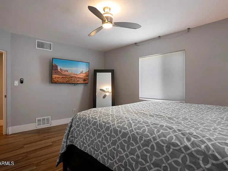2235 E Heatherbrae Dr — Photo 11