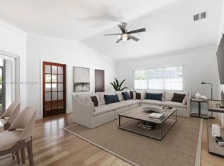 9320 SW 180th St, Palmetto Bay, FL 33157