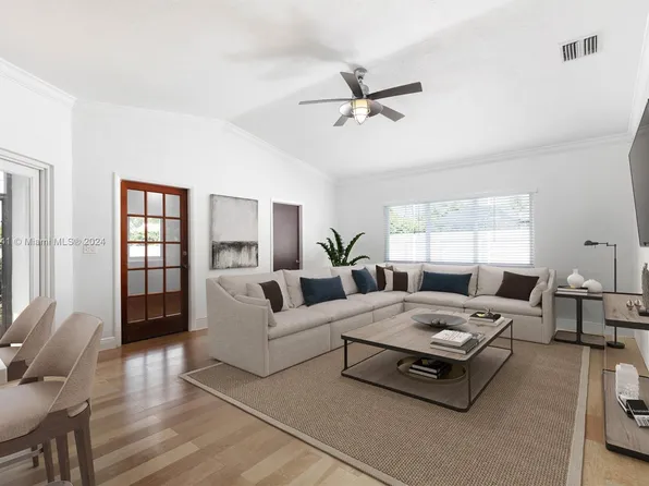 9320 SW 180th St, Palmetto Bay, FL 33157