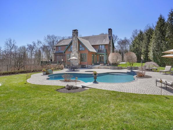 17 Fire Hill Ln, Redding, CT 06896