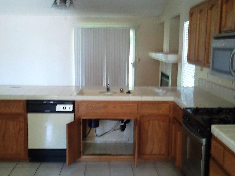 2nd image of 351 W Carolyn St