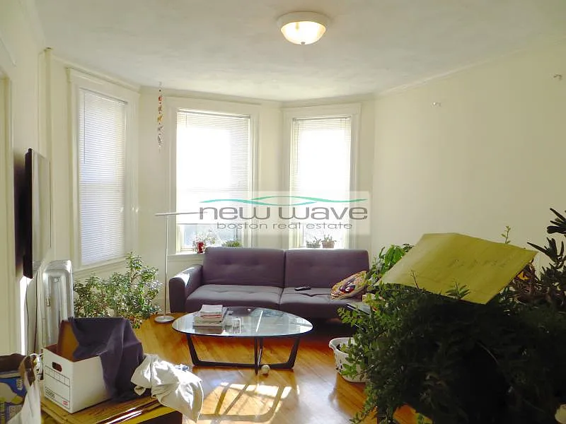 Building Photo - 51 Queensberry St #7